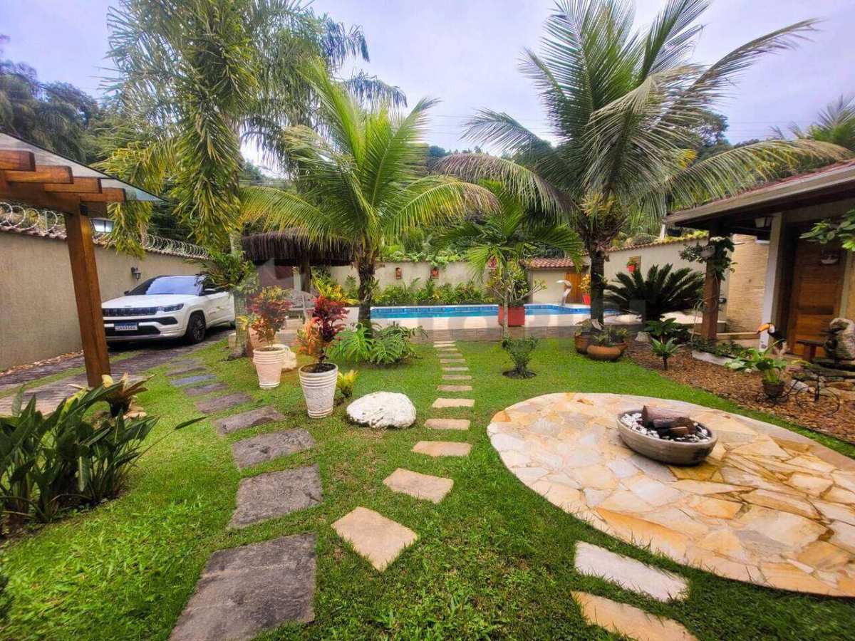 Casa à venda em Caraguatatuba, Capricónio III, com 3 quartos, 179m² - Rafael Melo