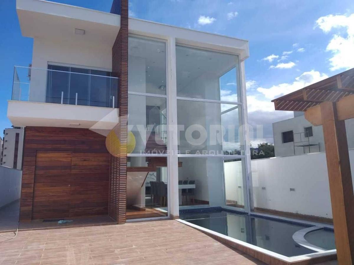 Sobrado à venda em Caraguatatuba, Balneário Copacabana, com 4 quartos, 365m² - Rafael Melo