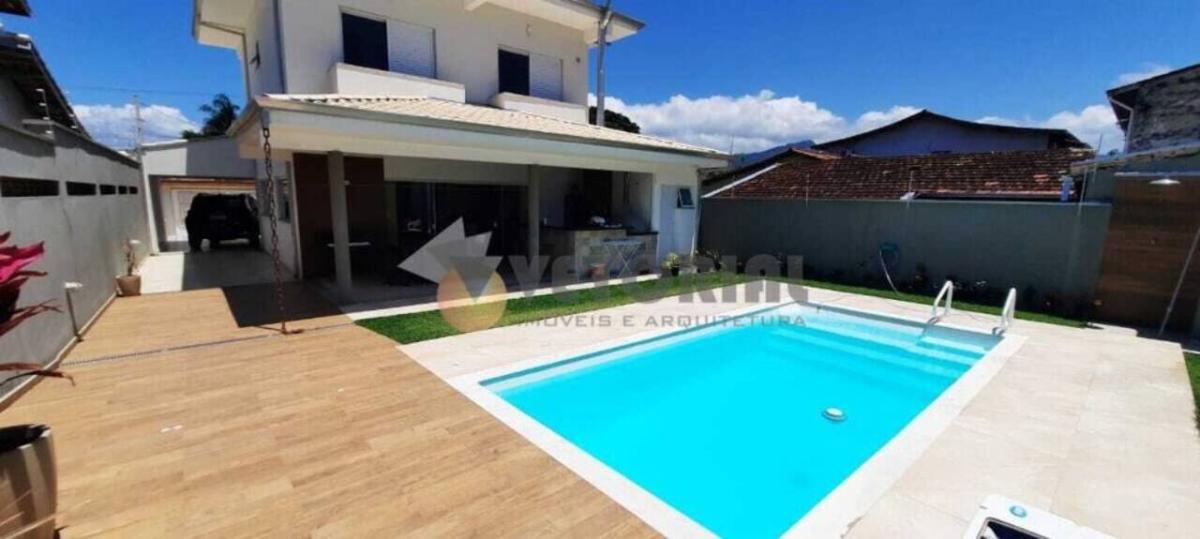 Sobrado à venda em Caraguatatuba, Jardim Britânia, com 4 quartos, 300m² - Rafael Melo